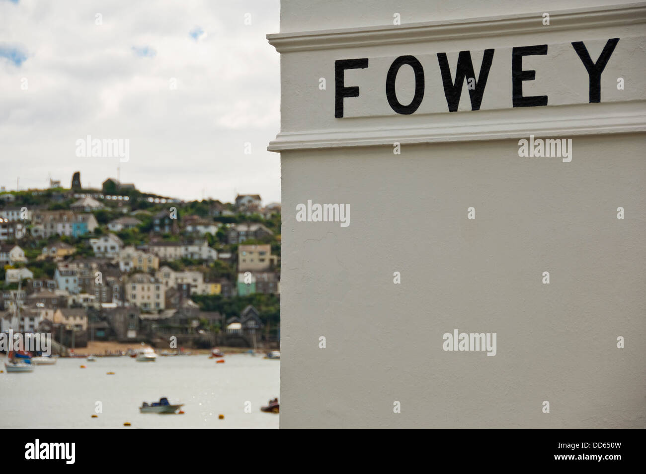 Horizontale Ansicht über den Fluss Fowey in Richtung Polruan. Stockfoto