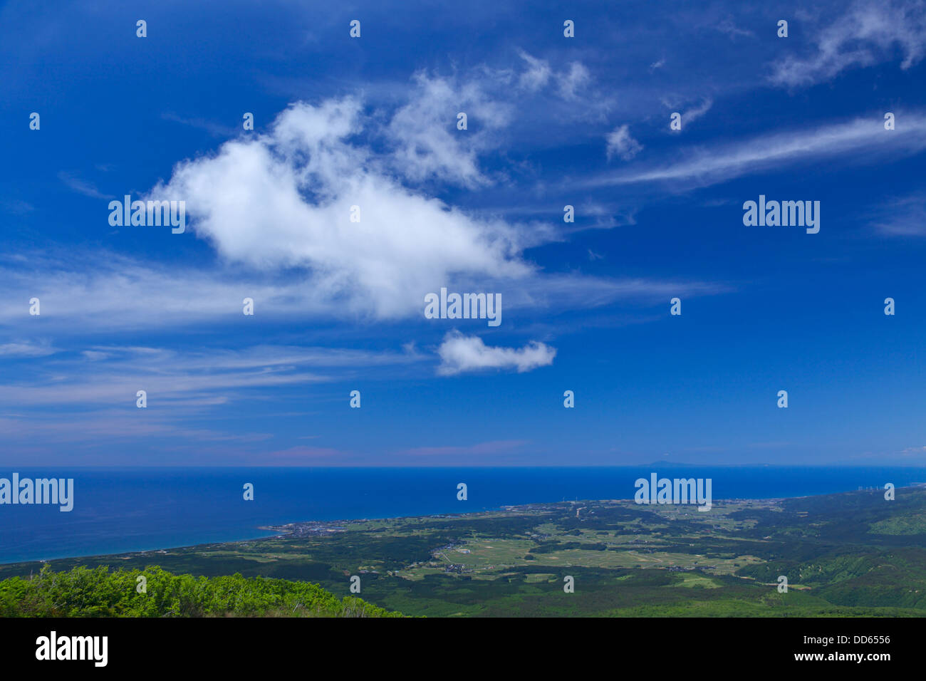 Landschaft und Himmel mit Wolken, Präfektur Akita Stockfoto