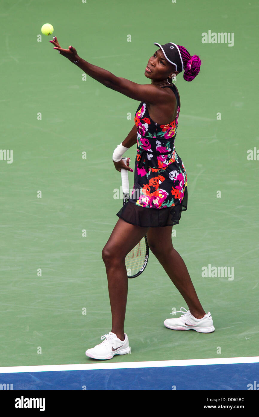 Flushing Meadows-Corona Park, Queens, New York, 26. August 2013 Venus Williams (USA) im Wettbewerb mit ihr erstes Vorrundenspiel bei der 2013 uns Open Tennis Championships Credit: PCN Fotografie/Alamy Live News Stockfoto