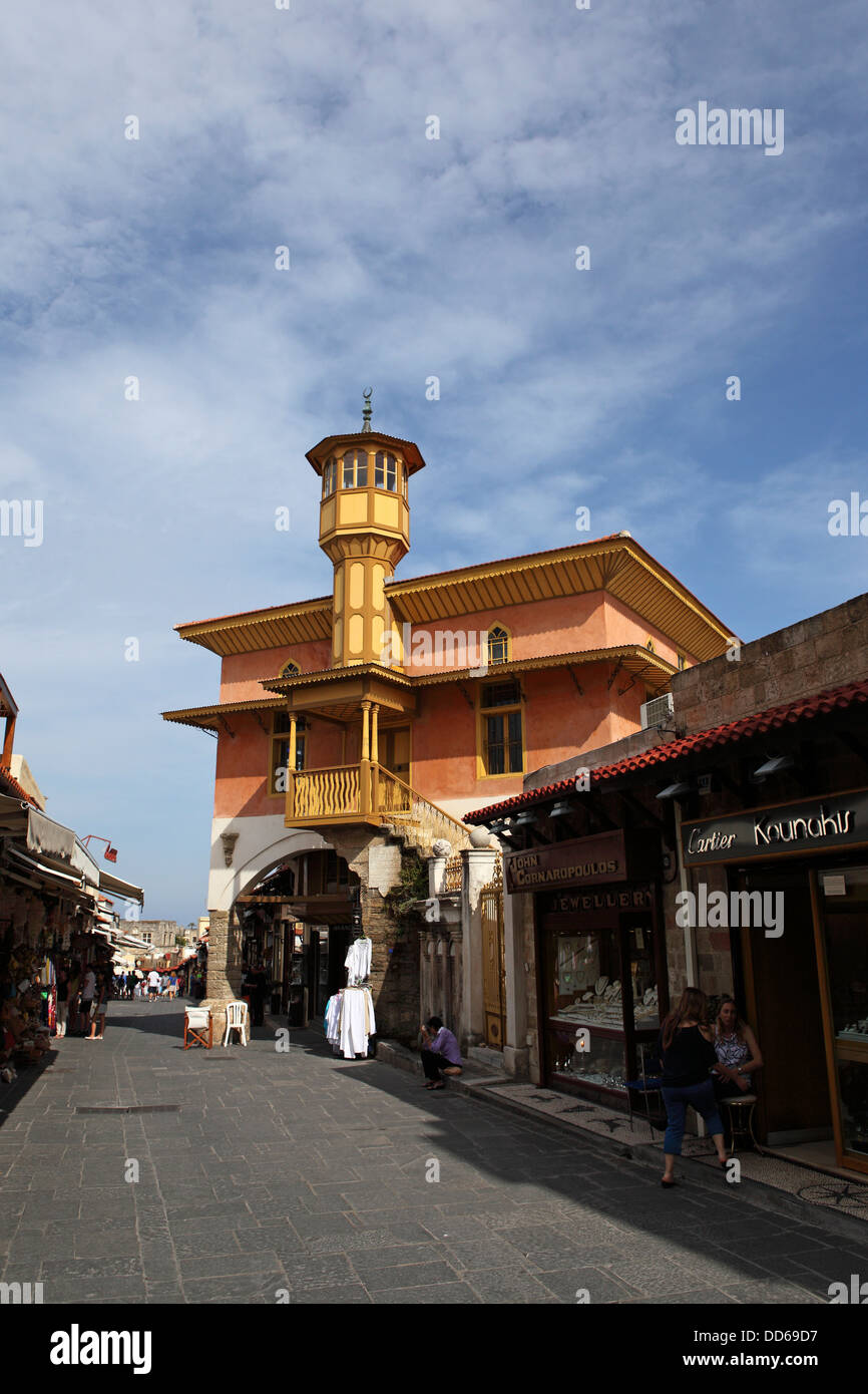 Die Mehmet AgaMoschee auf Sokratous Straße in Rhodos Stadt, Rhodos