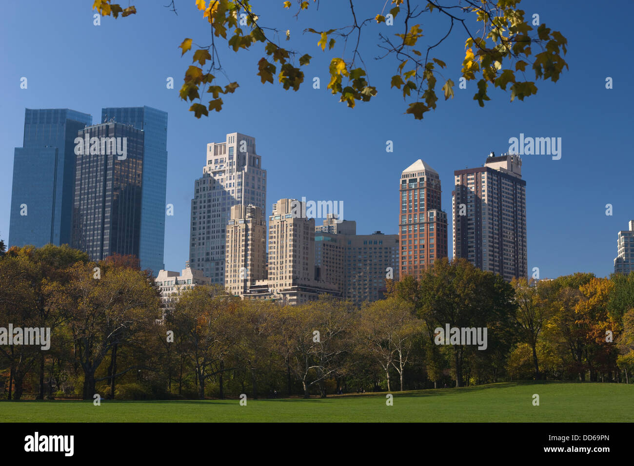 CENTRAL PARK SOUTH SKYLINE VON MIDTOWN MANHATTAN NEW YORK CITY USA Stockfoto