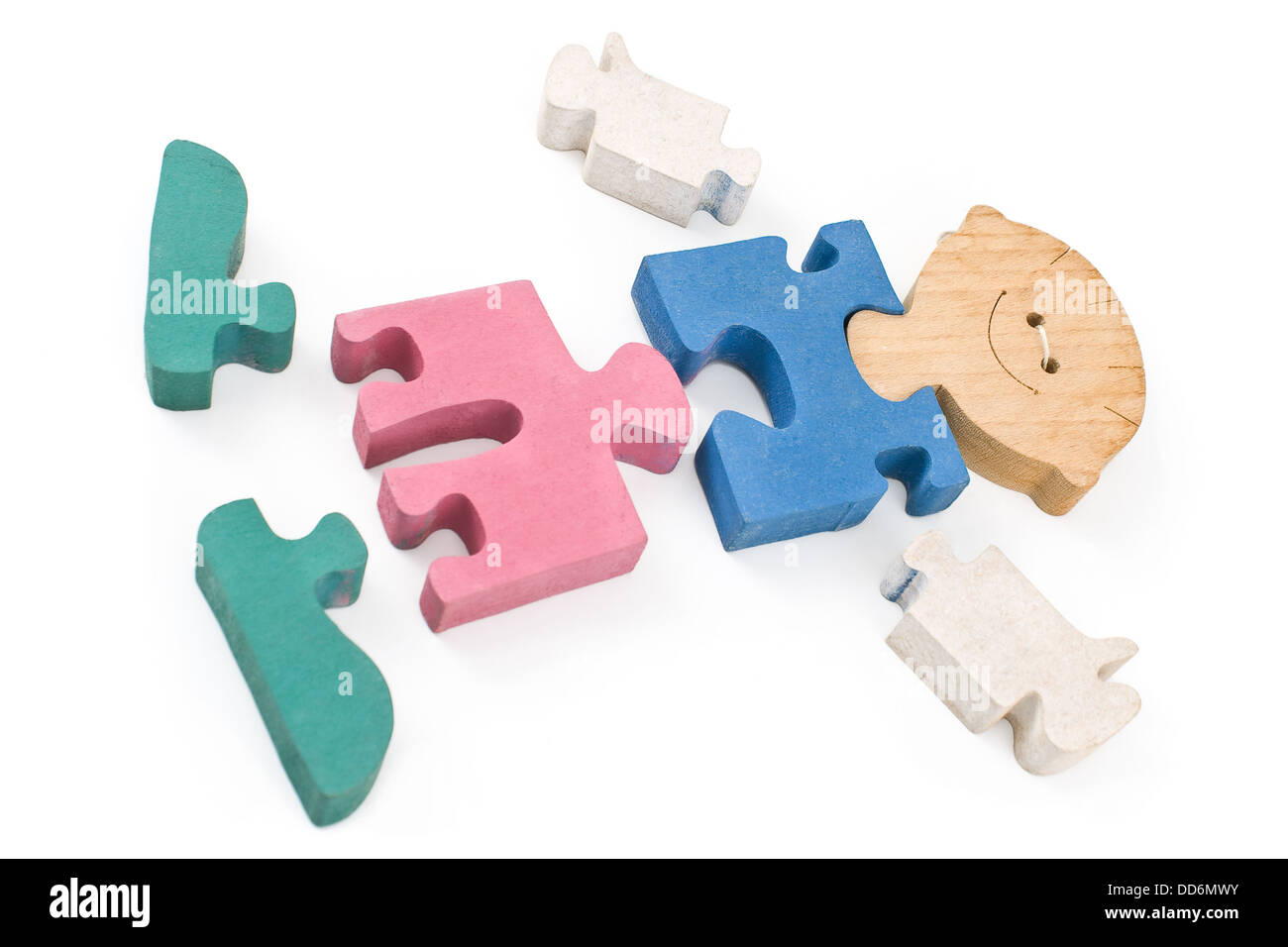 Bunte Holz junge Puzzleteile isoliert auf weiss Stockfoto