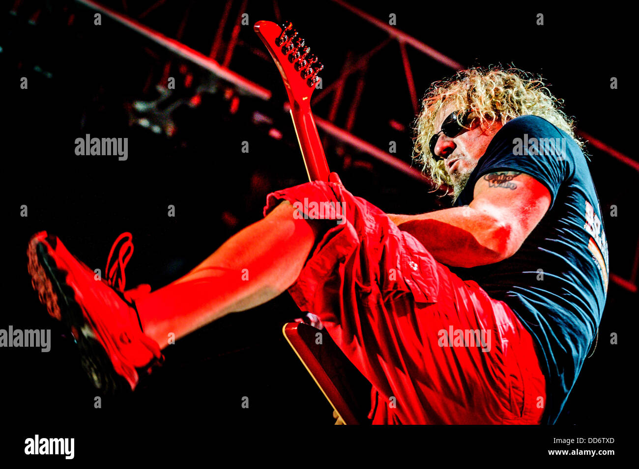 Toronto, Ontario, Kanada. 27. August 2013. Amerikanischen Rocker SAMMY HAGAR, auch bekannt als "The Red Rocker" schütteln Molson Canadian Amphitheater während seiner "Vier Jahrzehnte Of Rock"-Tour. Bildnachweis: Igor Vidyashev/ZUMAPRESS.com/Alamy Live-Nachrichten Stockfoto