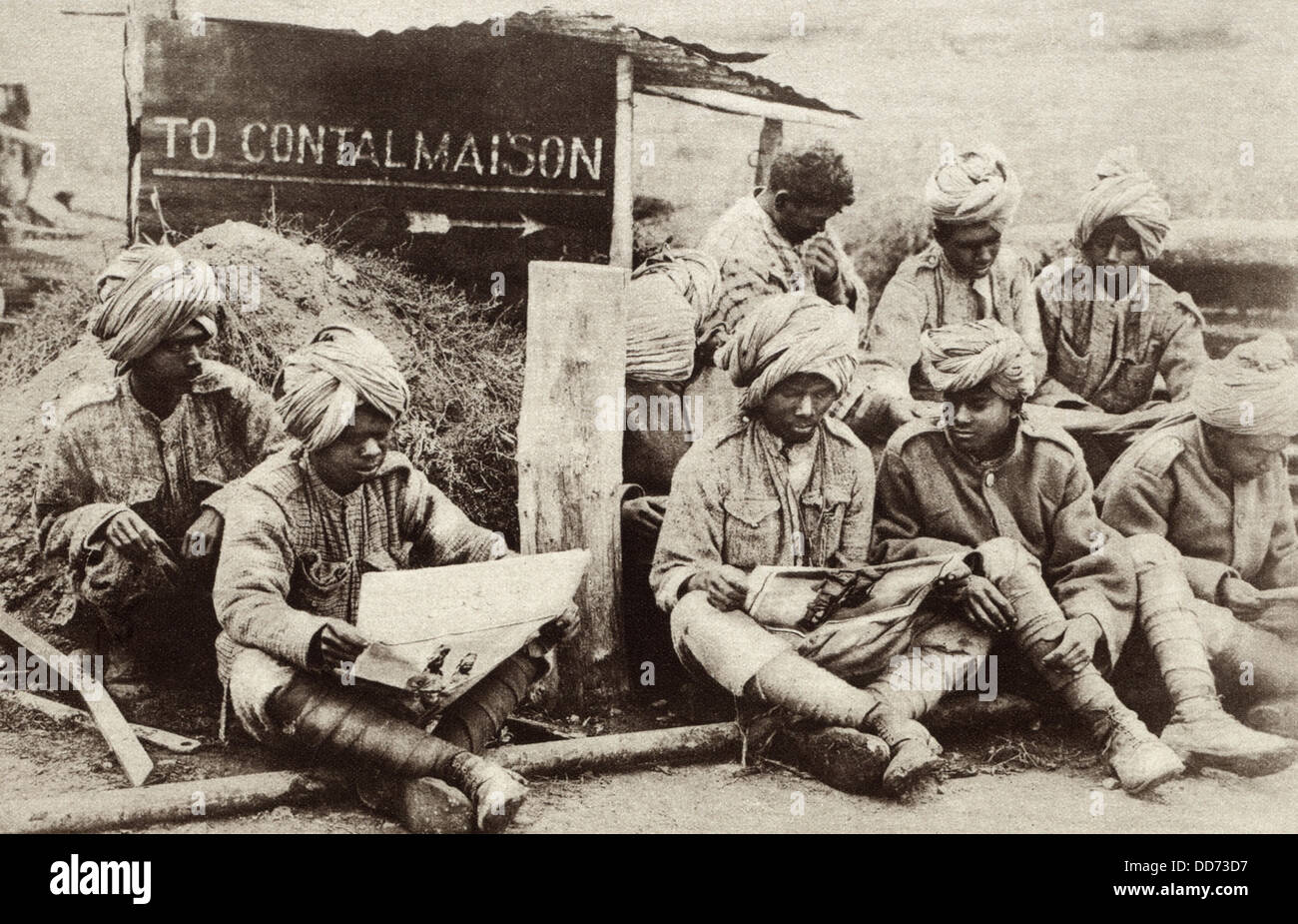 Indische Soldaten illustrierte Zeitungen in Europa während WW1 zu lesen. 1 Million indische Truppen diente, Übersee und über nachhaltige Stockfoto