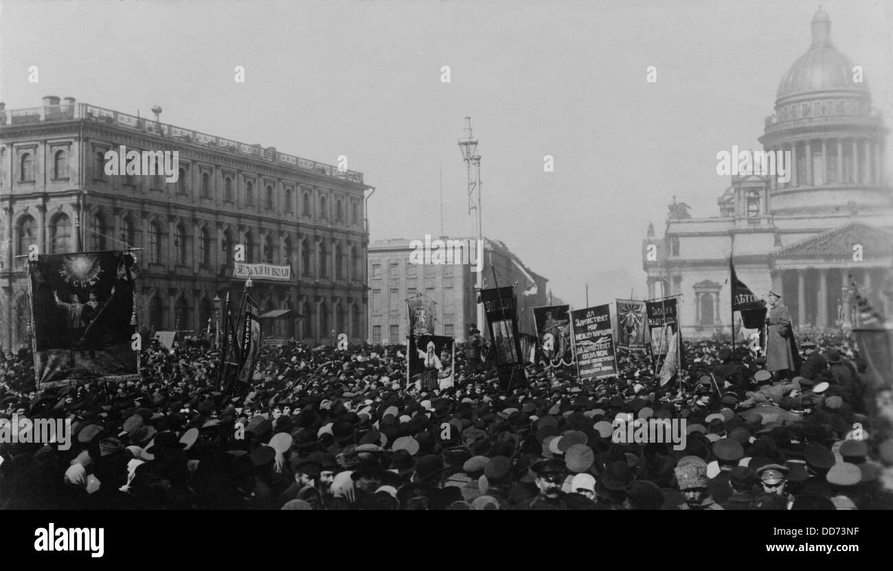 Der 1. Mai Feier, Isaakievskii Square, St. Petersburg, 1917 (BSLOC 2013 4 218) Stockfoto