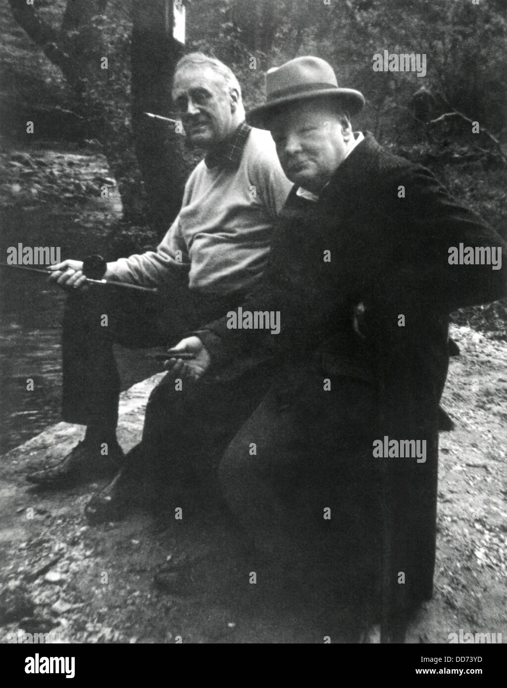 Franklin Roosevelt und Winston Churchill Angeln im "Shangri-La", Maryland. Mai 1943. Präsident Dwight Eisenhower, umbenannt die Stockfoto