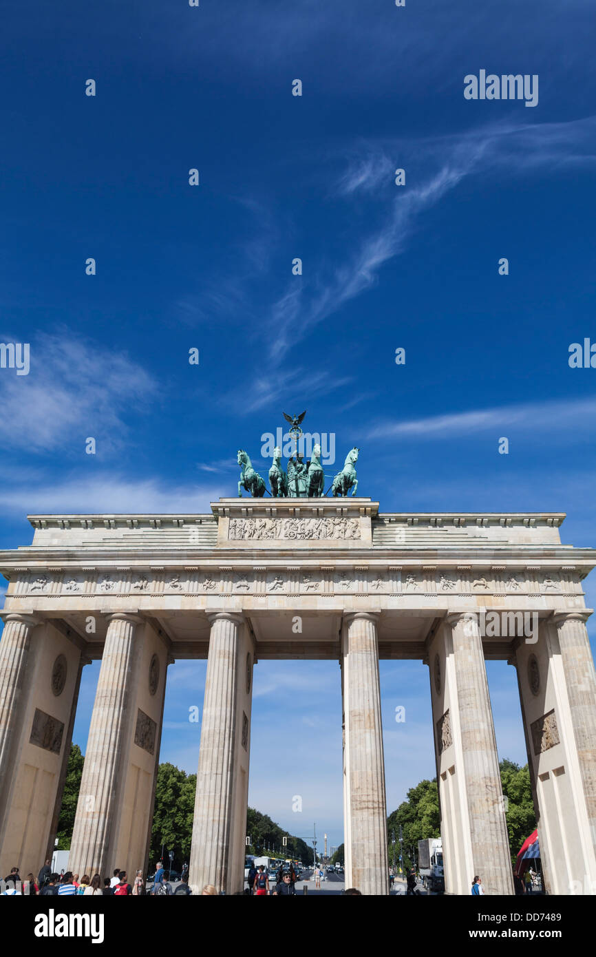 Deutschland, Berin, Blick von Menschen am Brandenburger Tor Stockfoto