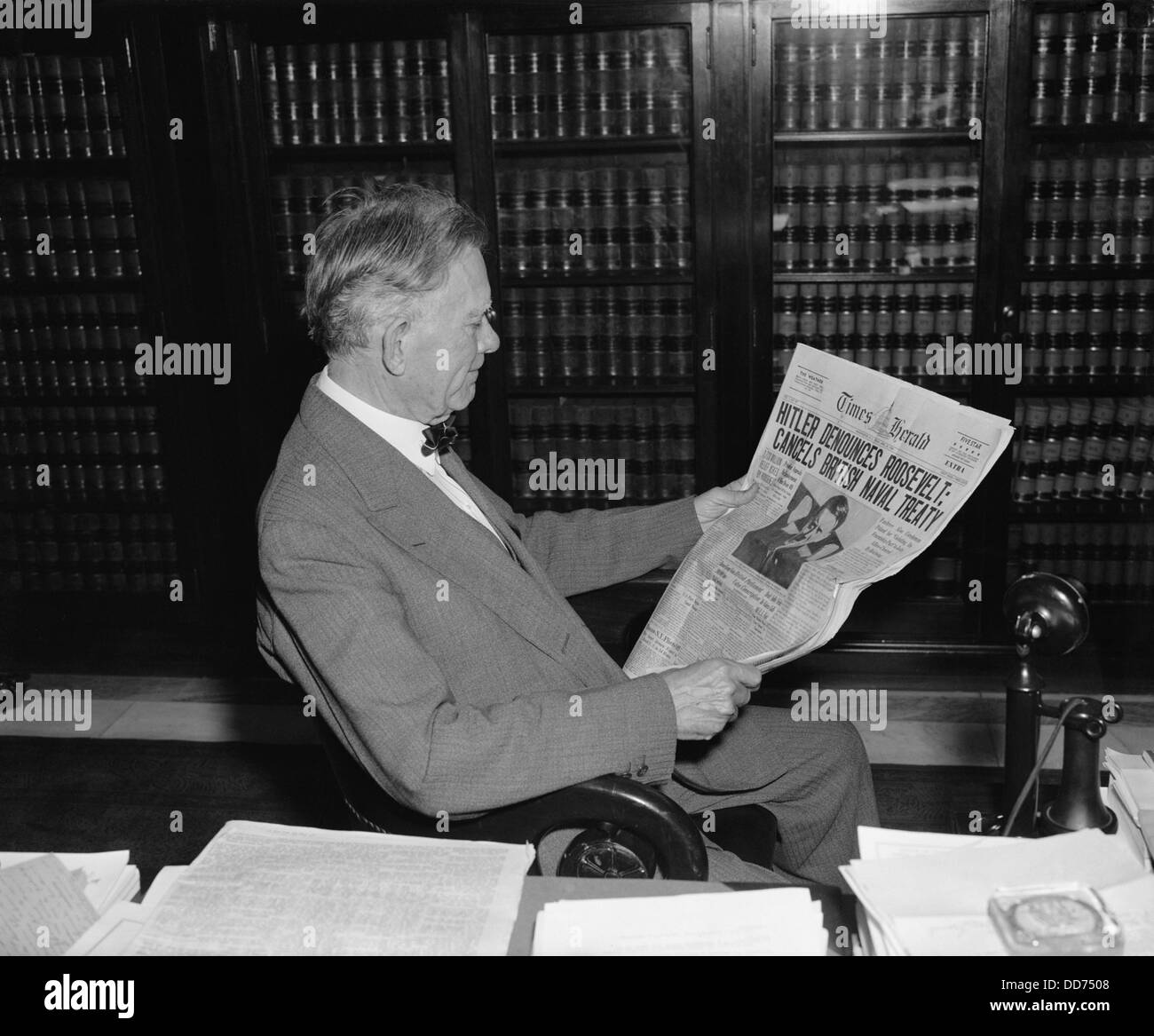 Senator Borah lautet Times Herald Schlagzeile über Hitler. 28. April 1939. Die Überschrift lautet: "Hitler prangert Roosevelt: Stockfoto
