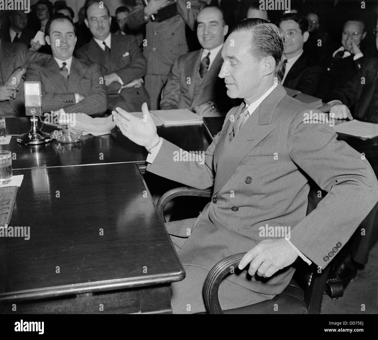 Edsel Ford vor dem Monopol-Ausschuss, 5. Dezember 1938. Er bezeugte, dass die Ford Motor Company in seiner ersten versagt hätte Stockfoto