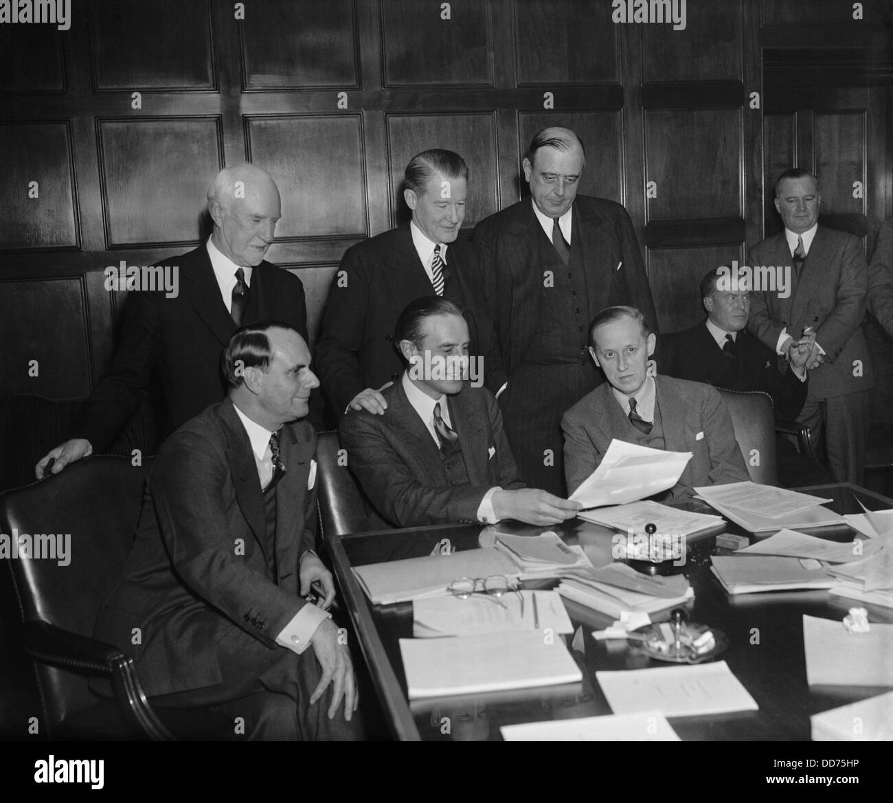 Harry Hopkins, Secretary Of Commerce, trifft sich mit FDR es Business Advisory Council. Als Europa Krieg näherte, wollte FDR Stockfoto