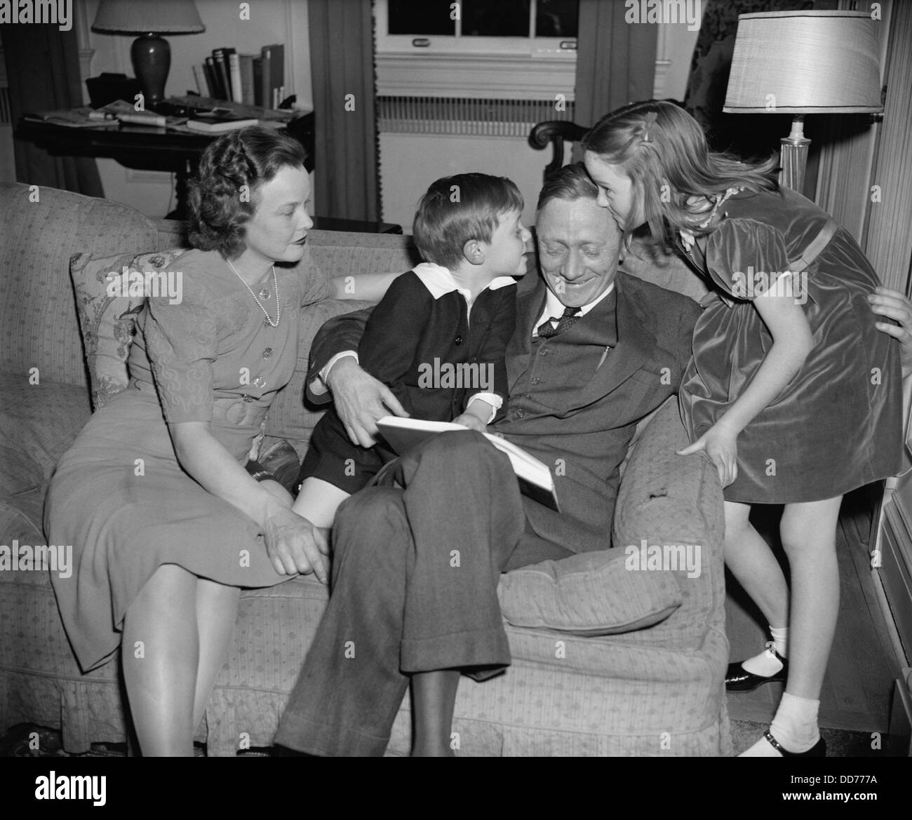 SEC-Vorsitzenden William Douglas, FDR die vierte Supreme Court nominierte mit seiner Familie 1939. Ab dem Jahr 2013, er hält den Rekord als die Stockfoto