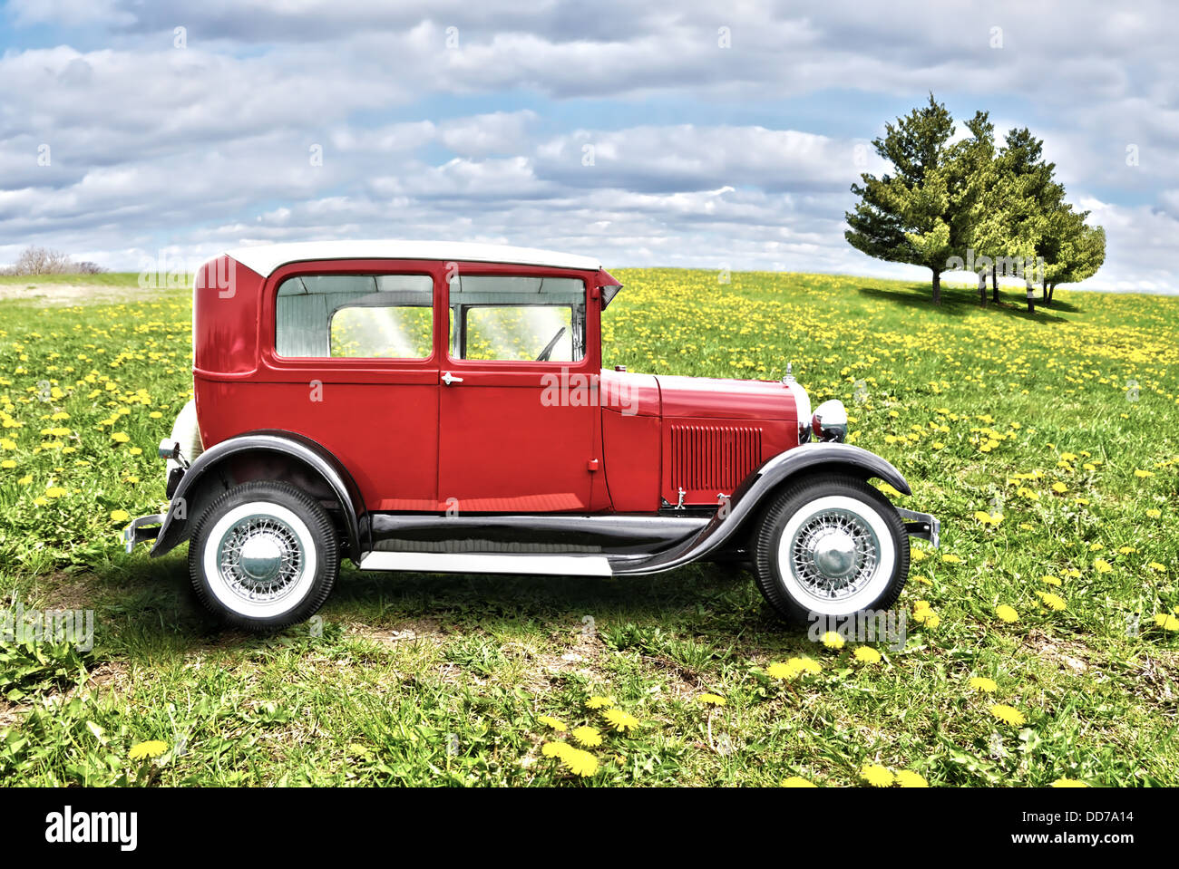 Rotes altes auto -Fotos und -Bildmaterial in hoher Auflösung – Alamy
