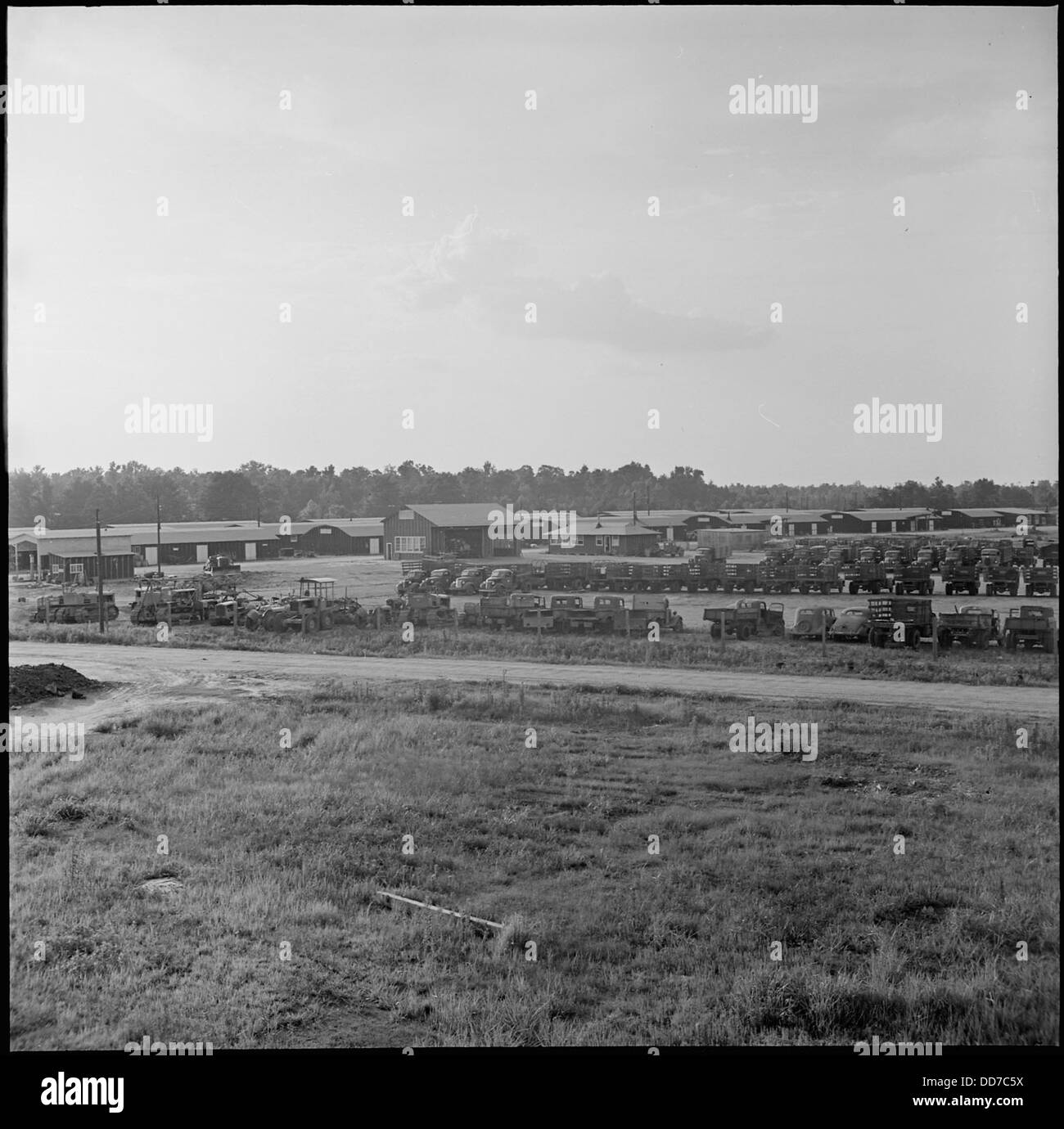Ein Panoramablick auf das Jerome Relocation Center in Denson, Arkansas, während seiner Schließung, zeigt die letzten Phasen des Betriebs des Standorts während der Verlegung. Stockfoto