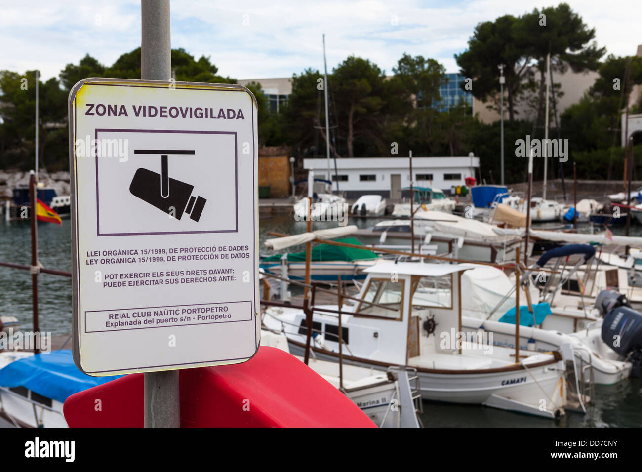 Spanien, Mallorca, Informationsschild bei Portopetro Stockfoto