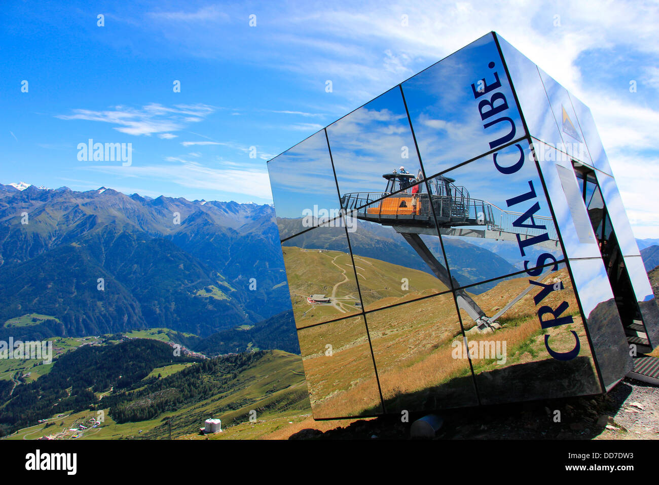 Aussichtspunkt Und Crystal Cube in Den Bergen Bei Fiss, Servaus, Ladis Stockfoto