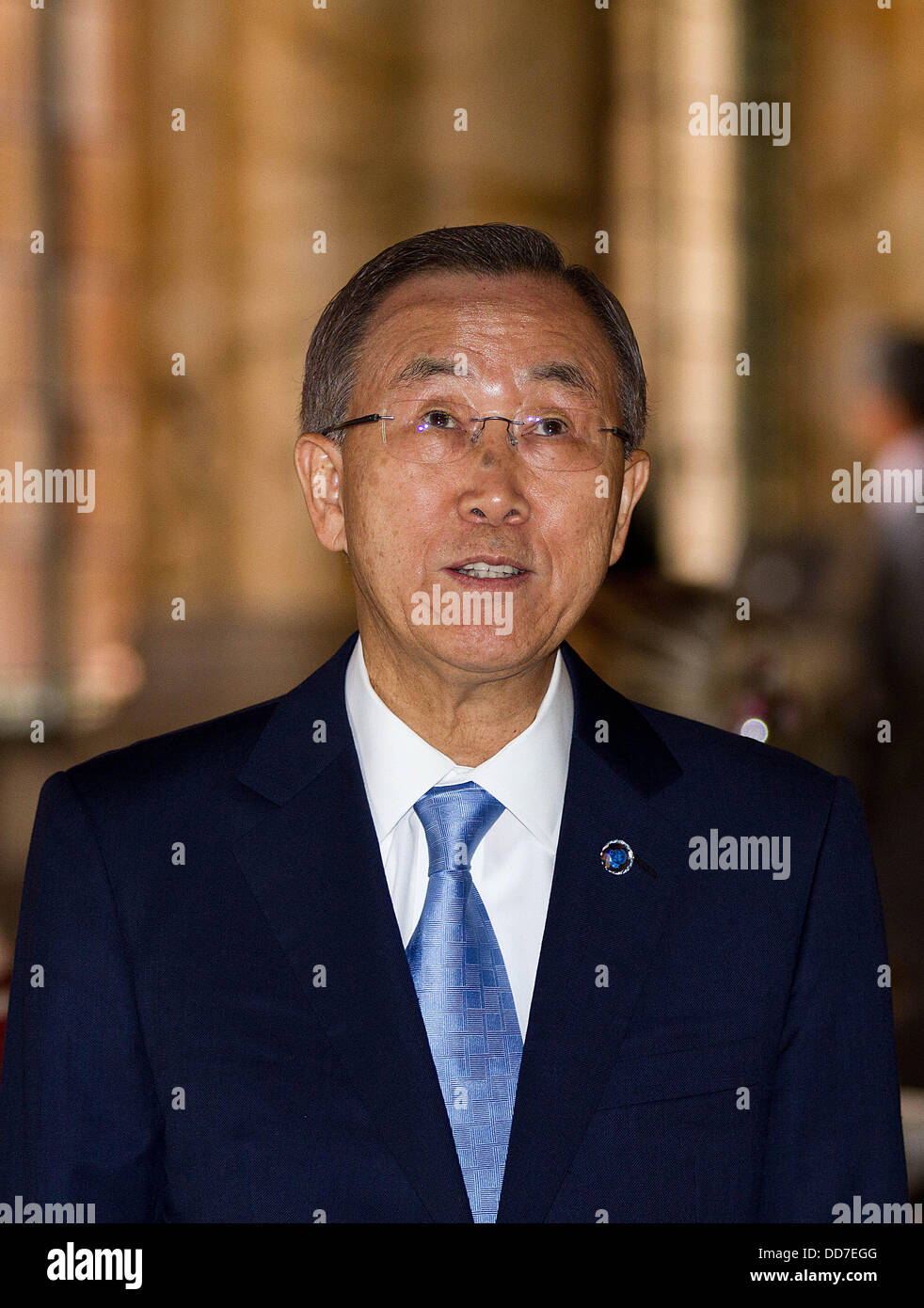 Den Haag, Niederlande. 28. August 2013. Ban Ki-Moon zu Beginn der Feier des 100. Jahrestages der Friedenspalast in den Haag. Der König erhielt ein Gedenkbuch 28. August 2013. Foto: Albert Nieboer-RPE Niederlande, Credit: Dpa picture-Alliance/Alamy Live News Stockfoto