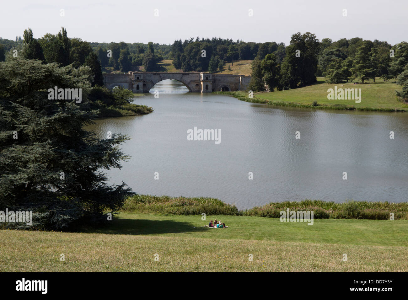 große Brücke über See Blenheim Palace, Woodstock Oxfordshire England uk gb Stockfoto