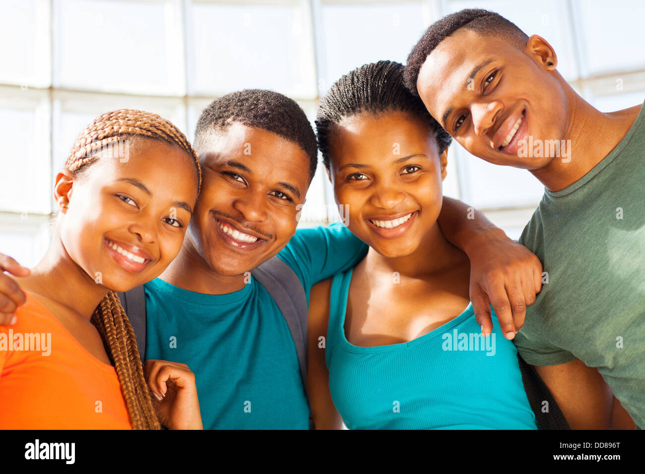 Gruppe der glückliche junge afroamerikanische Studenten Stockfoto
