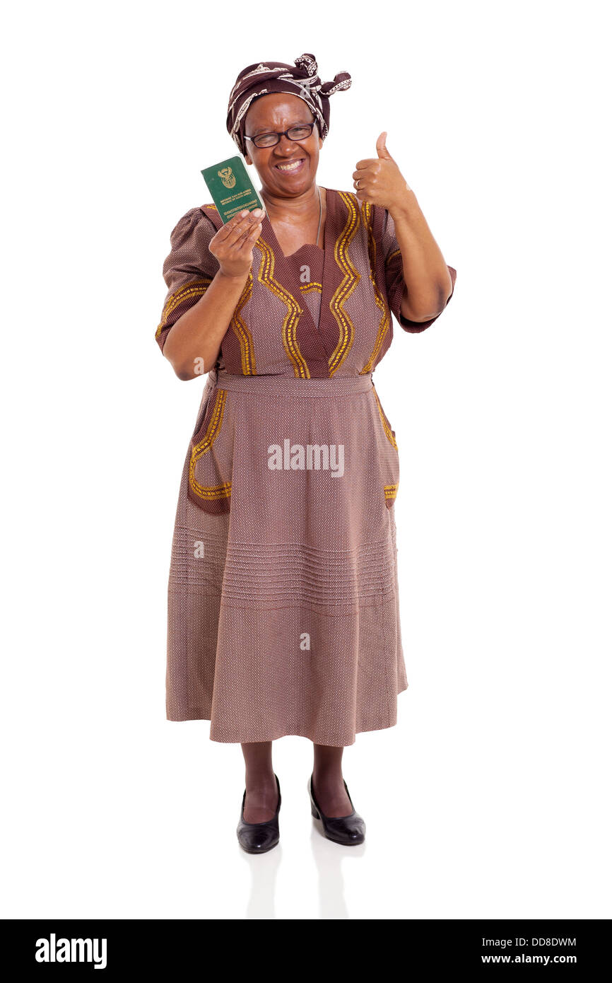 fröhlich südafrikanischen Reife Frau mit ID Buch auf weißem Hintergrund Stockfoto
