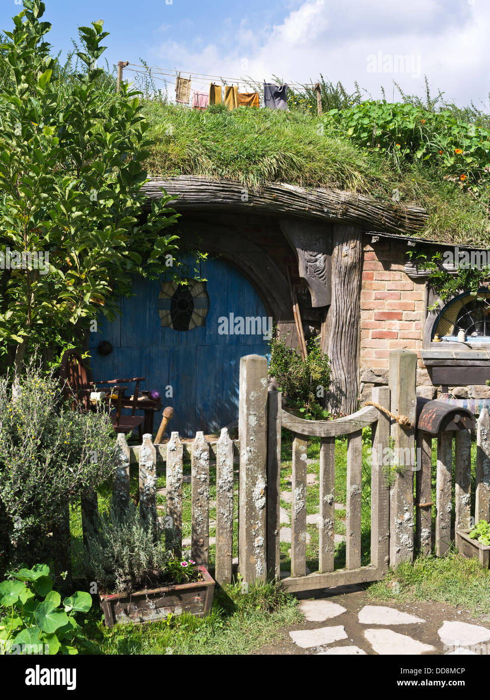 dh Herr der Ringe HOBBINGEN Neuseeland Hobbits Hütte Tür Film set Filmseite Lord Rings Filme Hobbit Haus Stockfoto