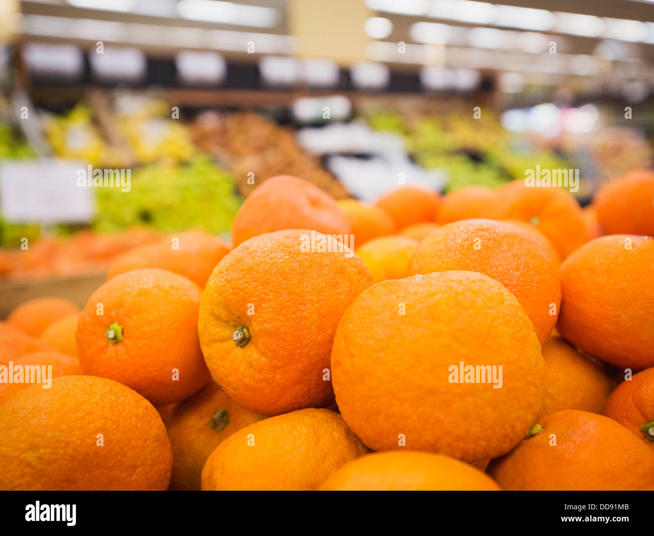 Nahaufnahme von Obst zum Verkauf im Supermarkt Stockfoto