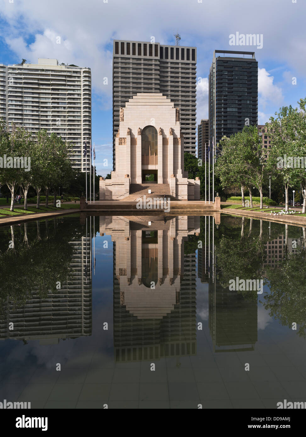 dh Hyde Park SYDNEY Australien Pool von Reflexionen Anzac War Memorial Stockfoto