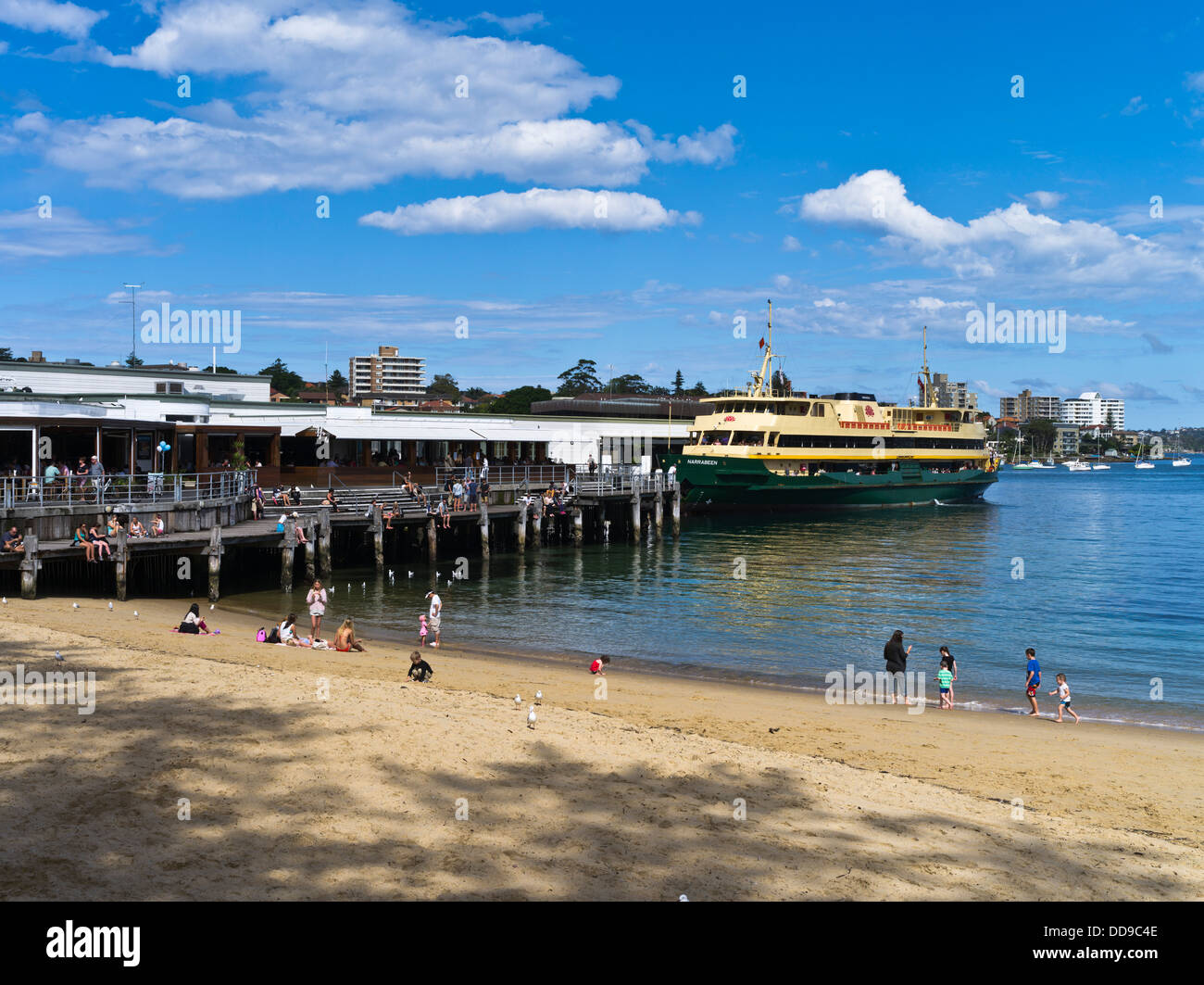 dh Sydney Harbour MANLY Australien Manly Cove Strand Manly Wharf Pier Hafen Stadt Fähren Fähre Stockfoto