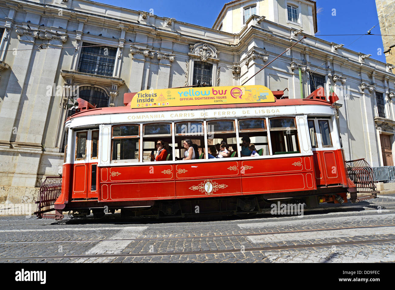 alte Straßenbahn Alfama Lissabon Portugal Stockfoto