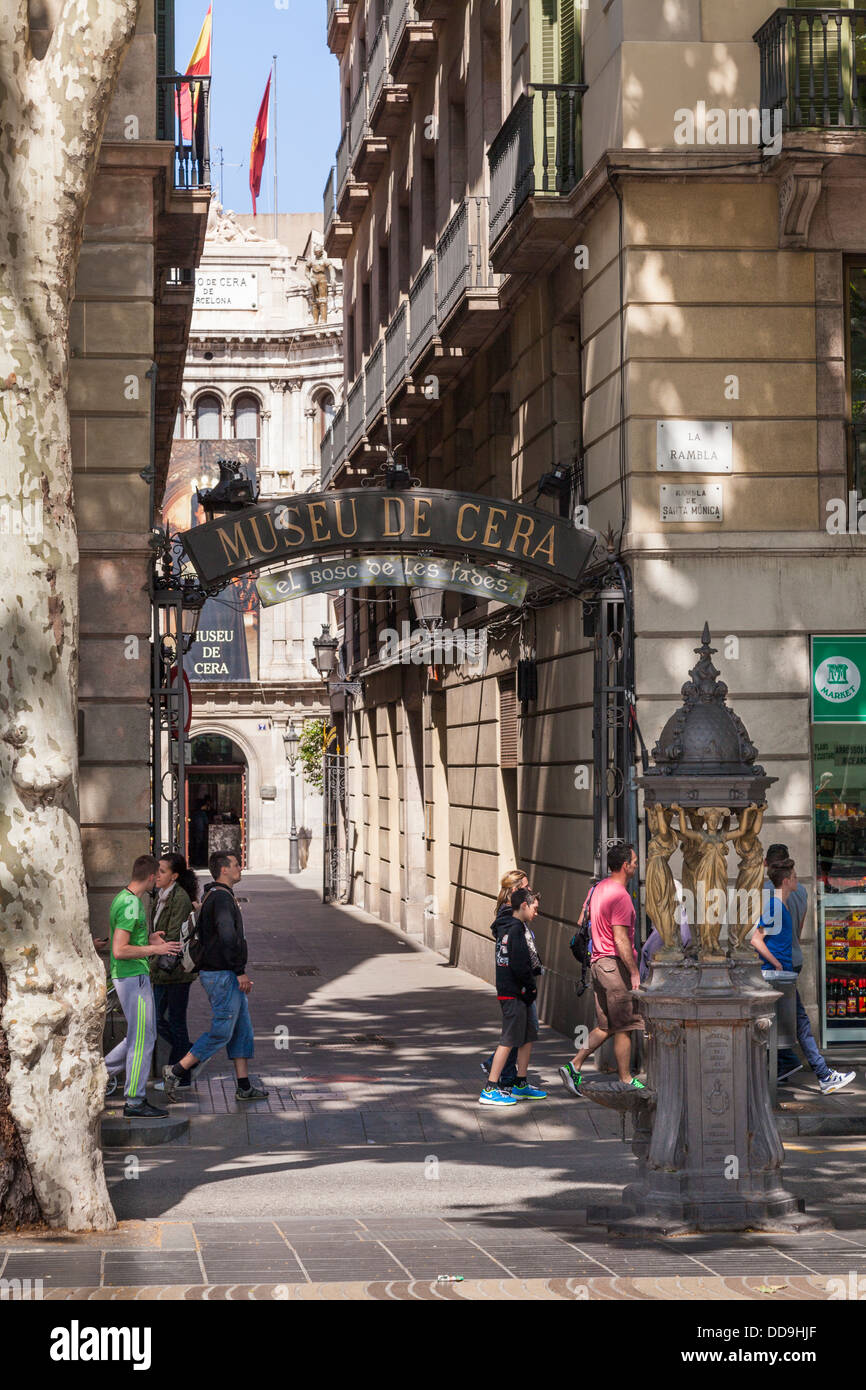 Eingang zum Museu de Cera auf La Rambla Barcelona Stockfoto