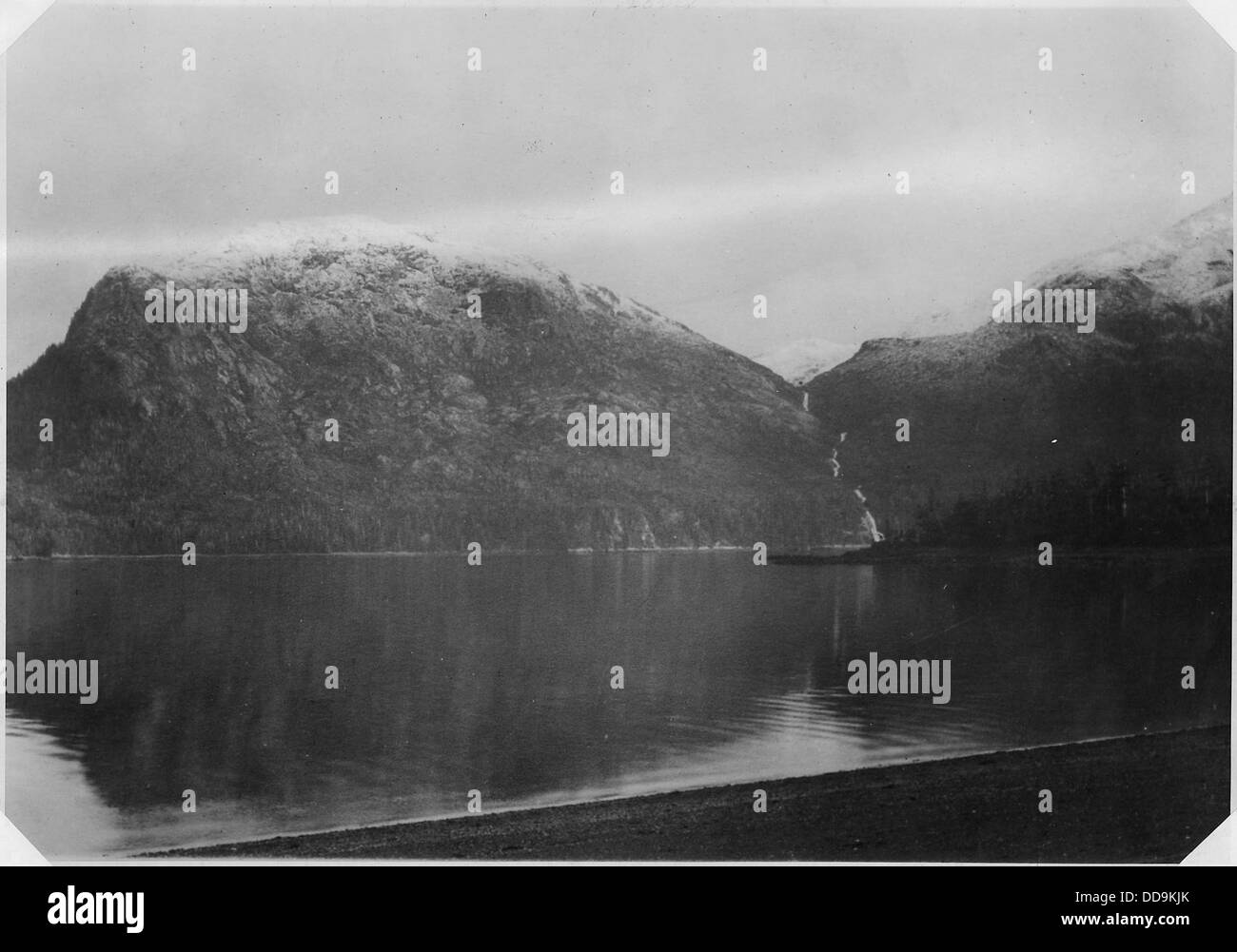 Leadville Berge mit schneebedeckten Tongass Berg in der Ferne. Anzeigen von Chester Wasserfälle in der Nähe von Metlakahtla...--297873 Stockfoto