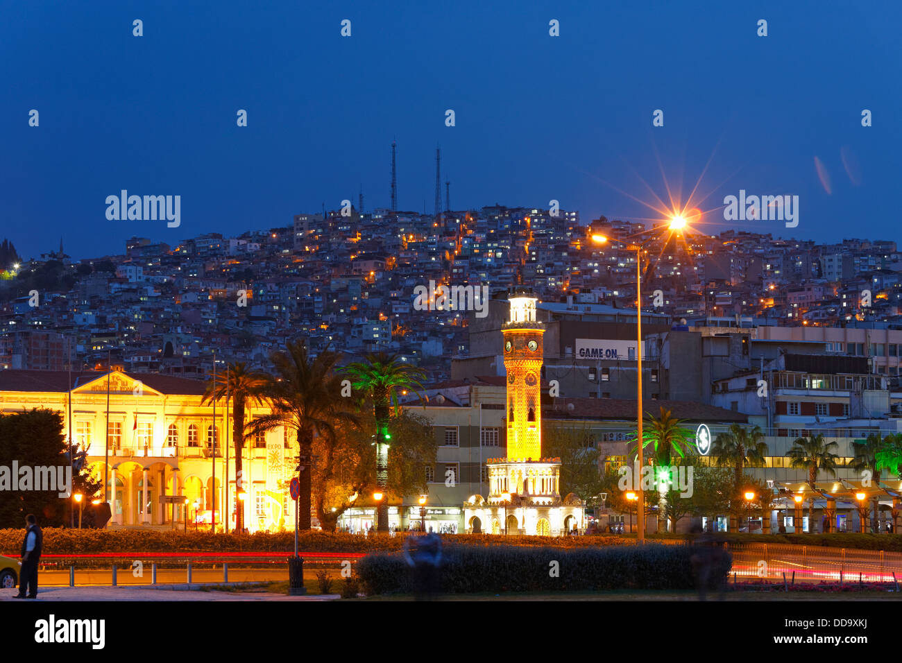Türkei, Izmir, Blick auf den Uhrturm Stockfoto
