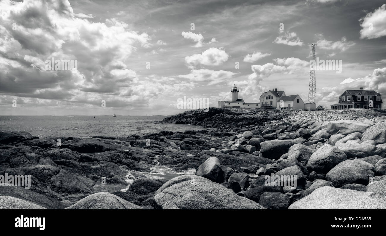 Dies ist der östliche Punkt Leuchtturm sitzen auf einem Punkt des Landes erstreckt sich von Gloucester Hafen in Massachuisetts. Stockfoto