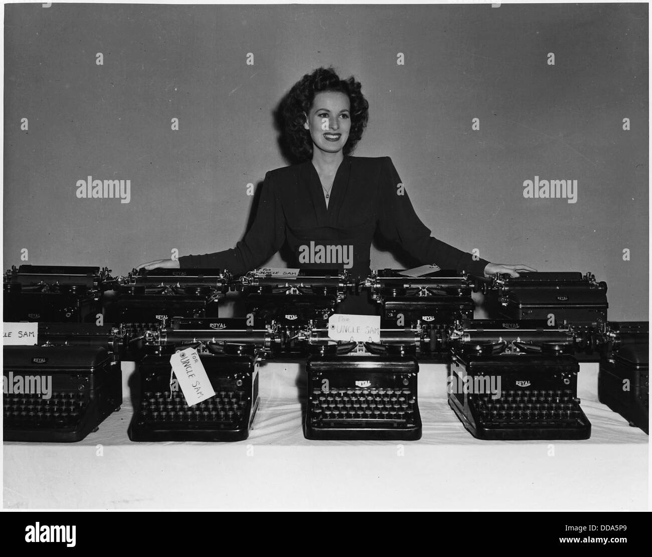 Die Zeit zwischen den Aufnahmen von Szenen in der RKO Studios in Hollywood, Miss O'Hara geholfen, mehr als Sammeln... -- 196469 Stockfoto