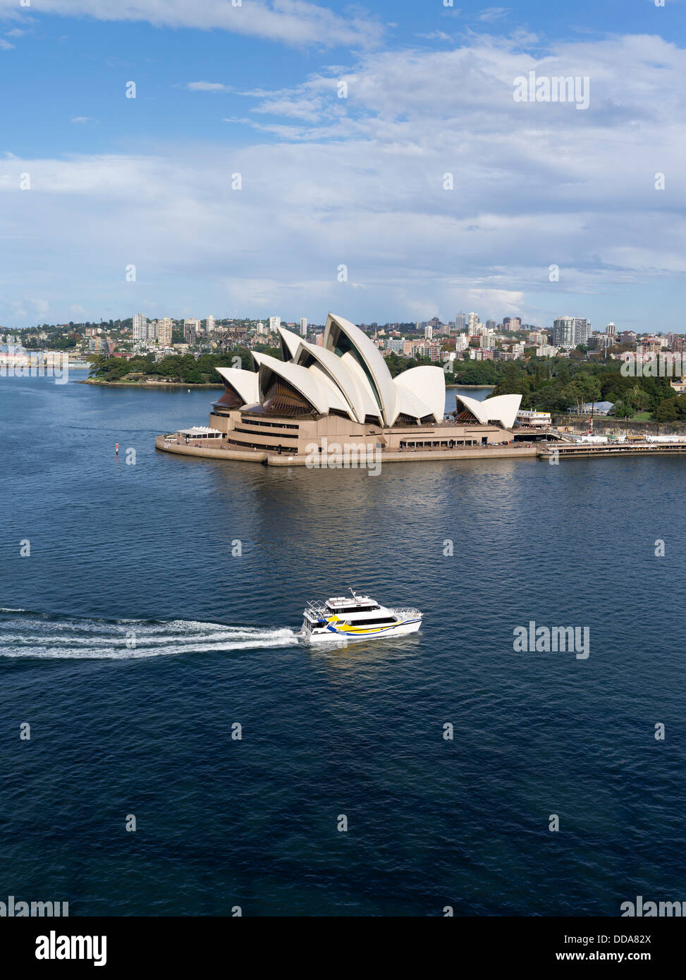 dh Sydney Harbour SYDNEY Australien Manly Fast Ferry Katamaran Fähre Sydney Opera House Boot Antenne Stockfoto