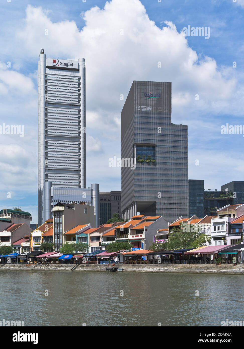 Dh Singapore River Boat Quay Singapur Alte neue Gebäude am Wasser Architektur Stockfoto