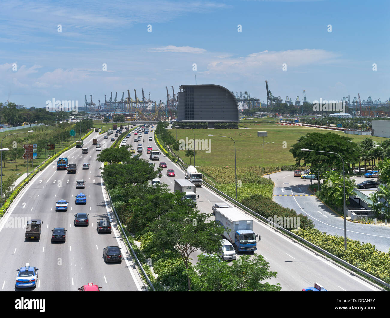 dh East Coast Parkway MARINA BAY SINGAPUR Verkehr auf Multi Zweispuriger Straßenwagen Stockfoto