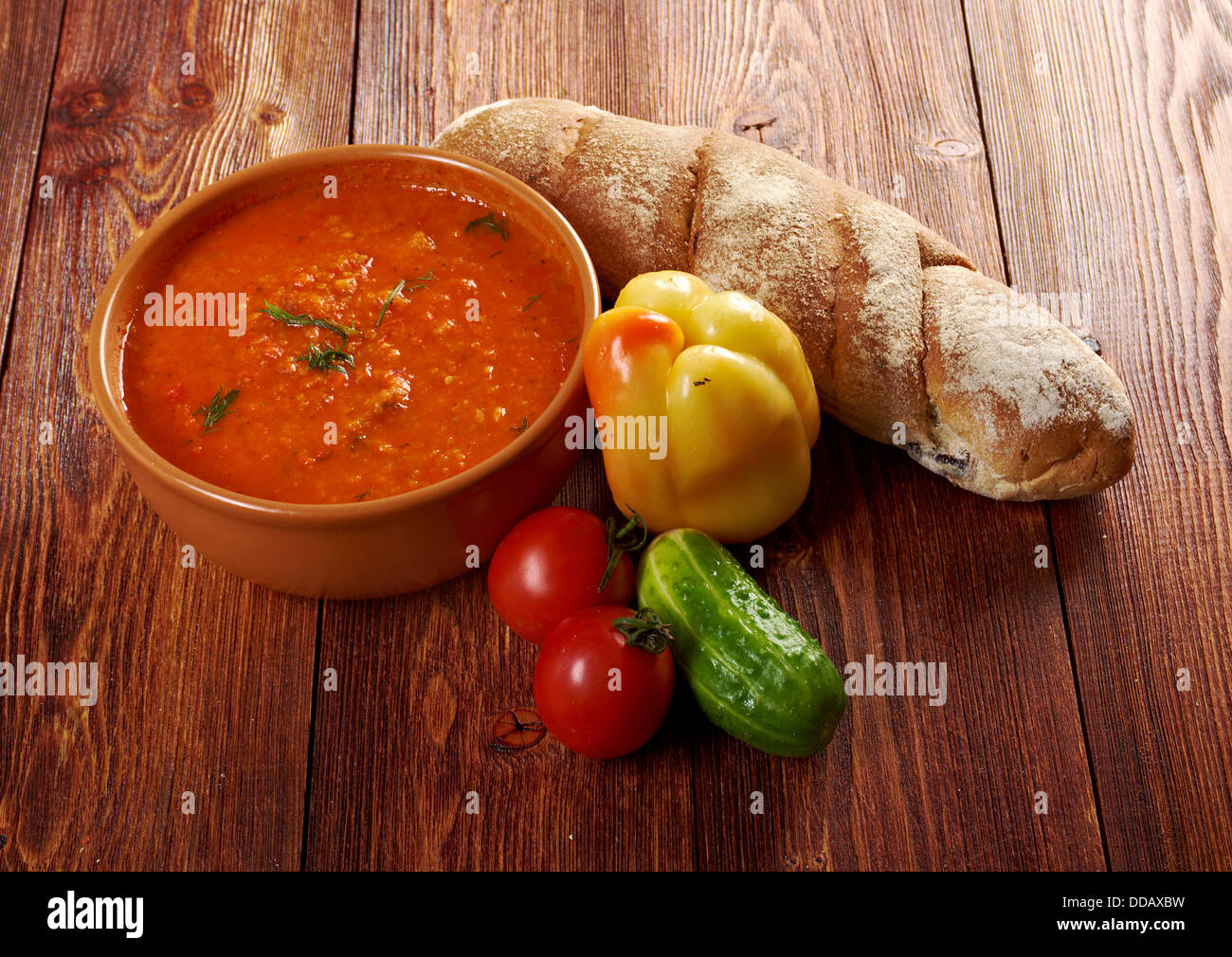 Italienische Tomatensuppe oder Pappa al Pomodoro, Farm-Stil Stockfoto