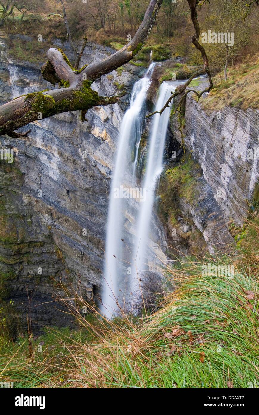 Gujuli Wasserfall. Álava. Baskisches Land. Spanien. Stockfoto
