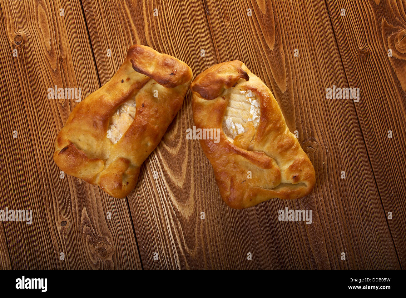 Russische traditionelle gebackenen Lachs Torte... Bauernhofart Land Stockfoto