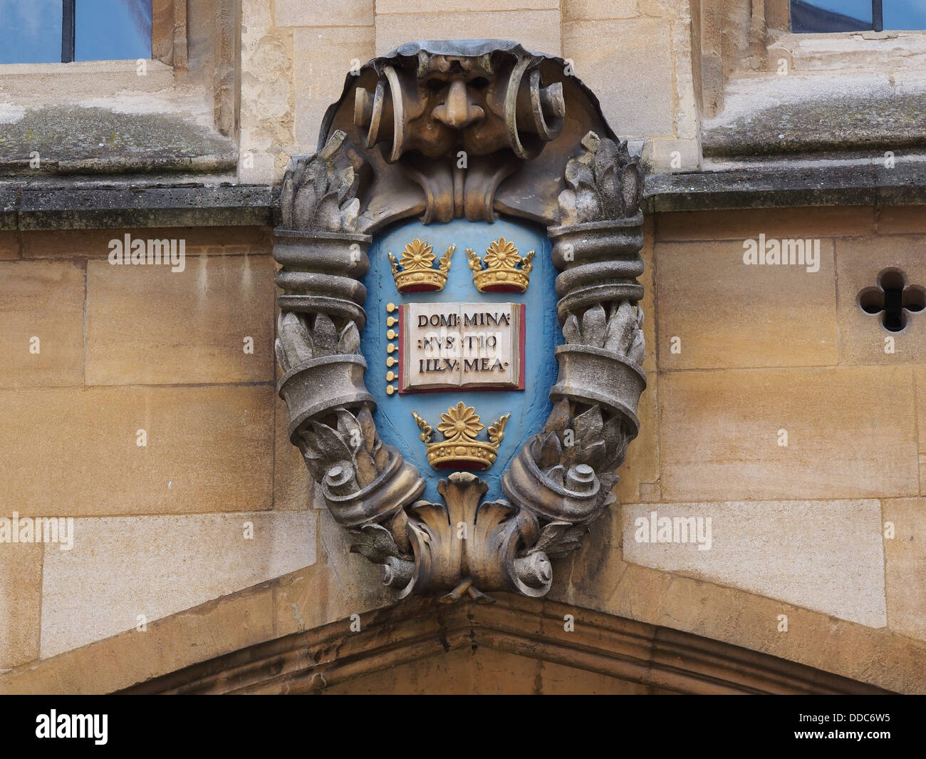 Crest Coat Arms Oxford University Stockfotos Und Bilder Kaufen Alamy