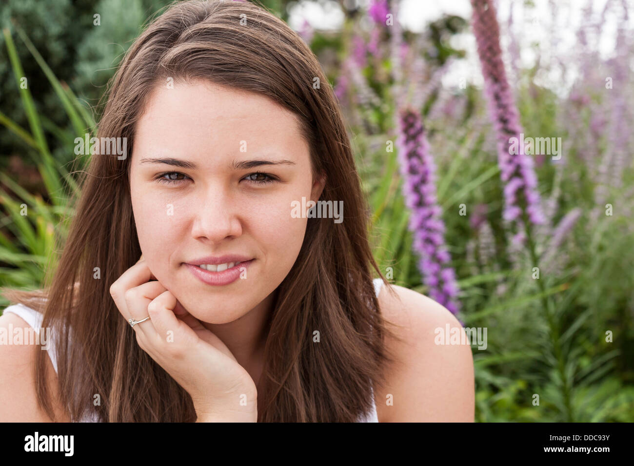 Hübsche junge Frau Stockfoto