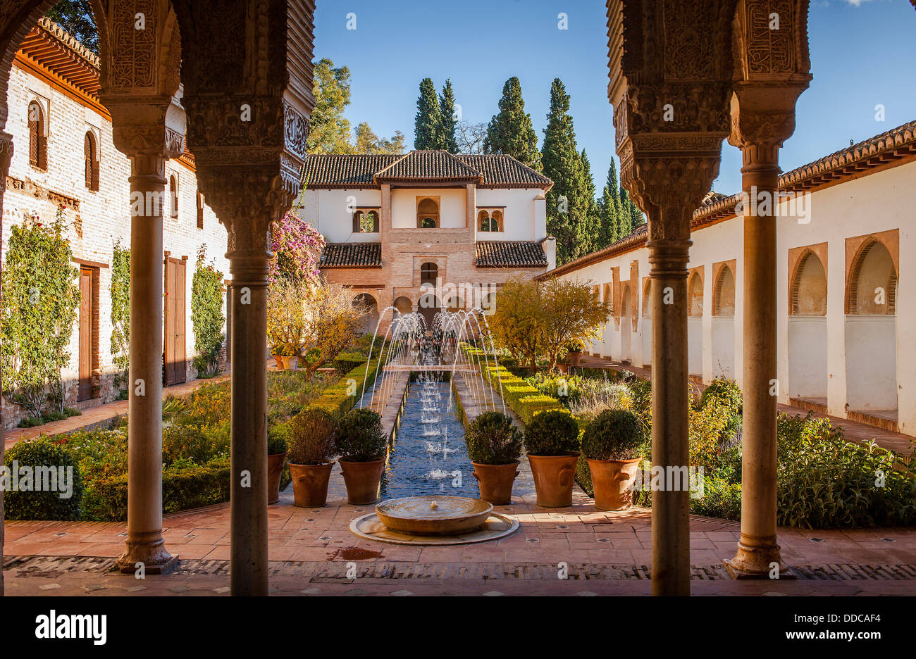 Patio De La Acequia (Hof der Bewässerung Graben). El Generalife. La Alhambra. Granada. Andalusien Stockfoto