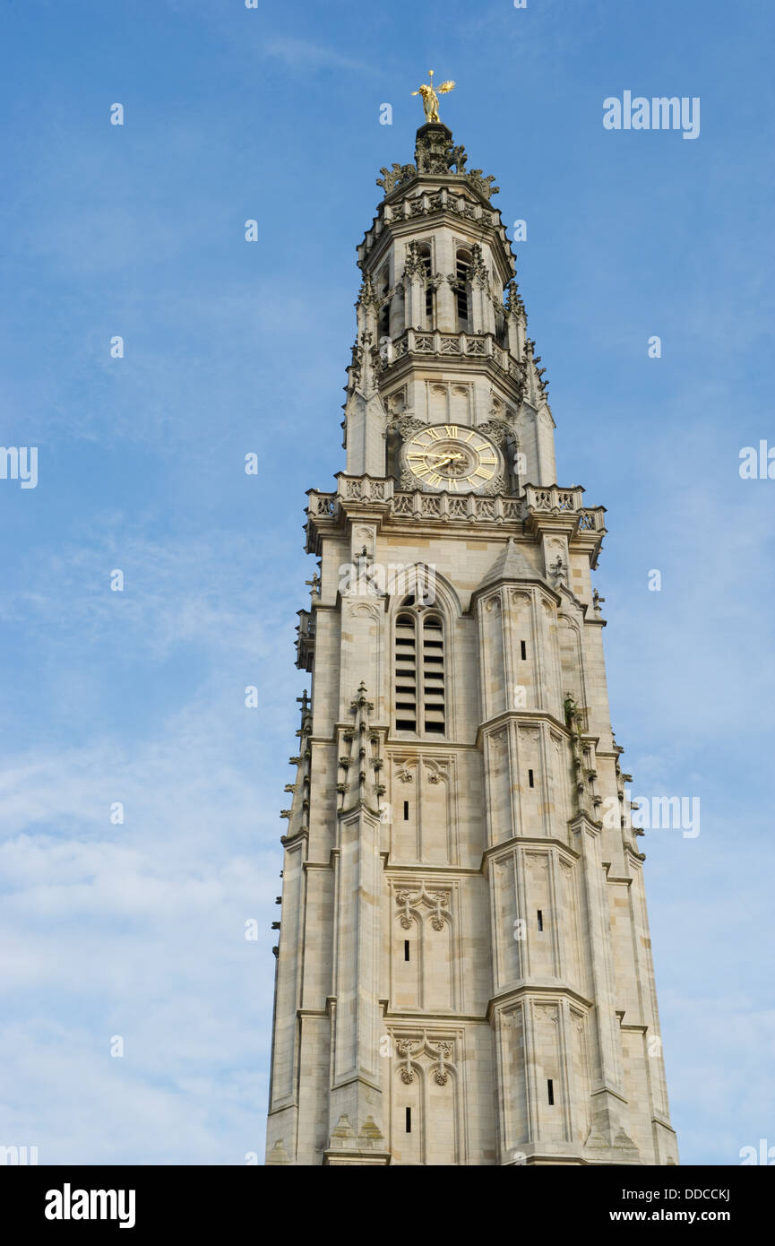 Kirche der Turm von St. Vaast in Arras Stockfoto