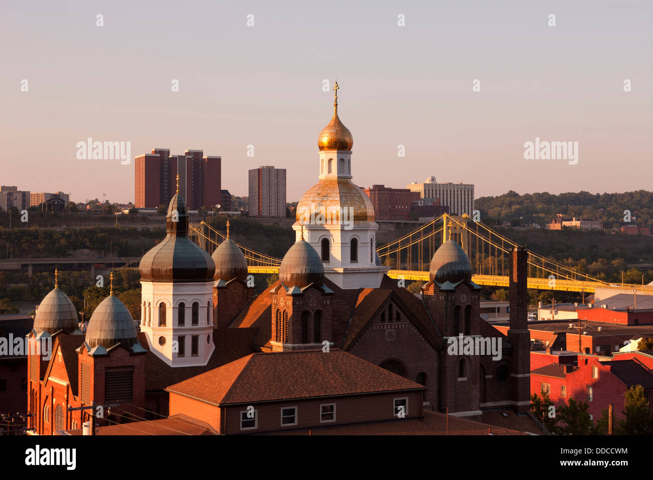 JOHANNES BAPTIST UKRAINISCHE KIRCHE SÜDSEITE PITTSBURGH SKYLINE PENNSYLVANIA USA Stockfoto