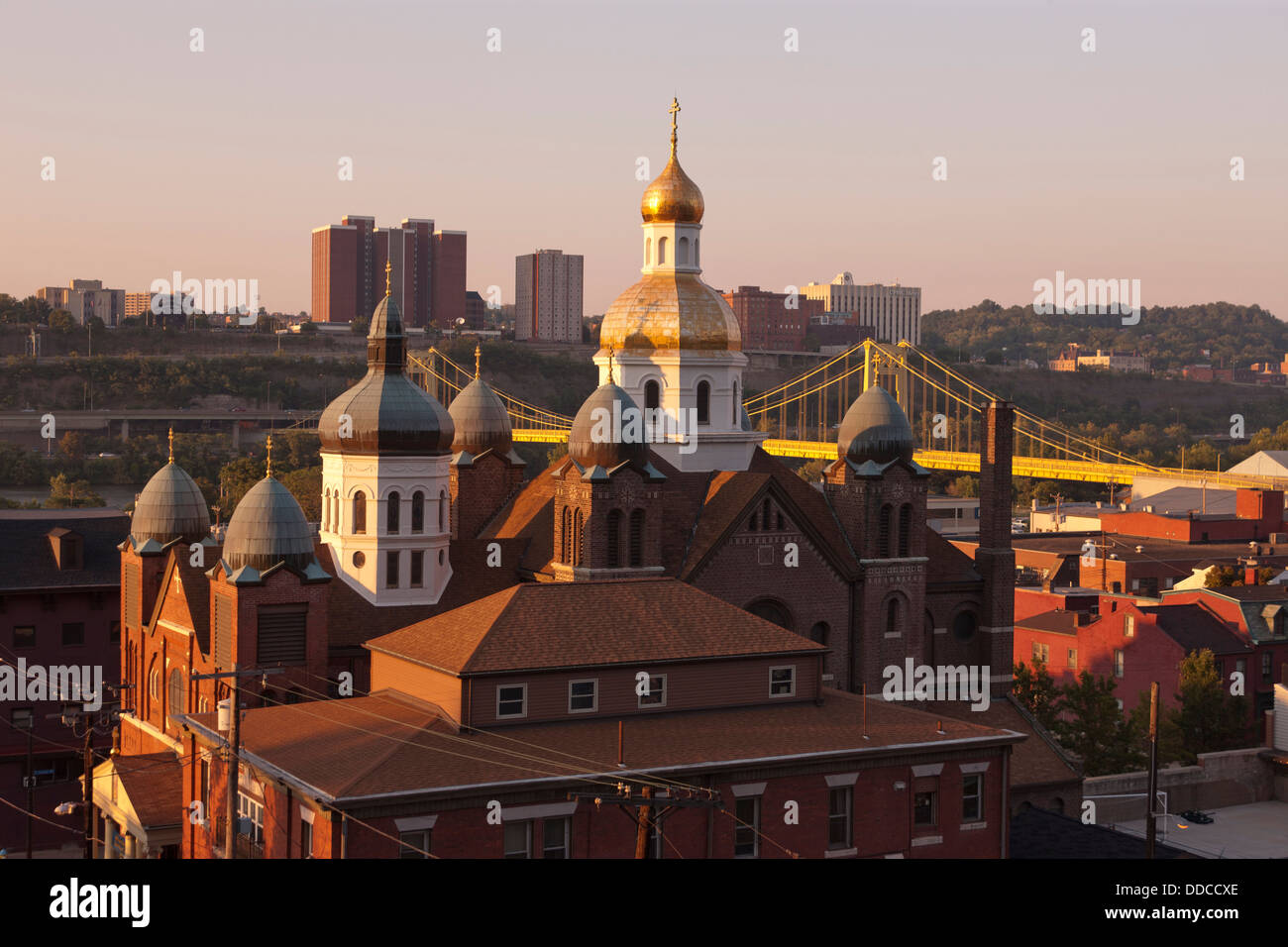 JOHANNES BAPTIST UKRAINISCHE KIRCHE SÜDSEITE PITTSBURGH SKYLINE PENNSYLVANIA USA Stockfoto