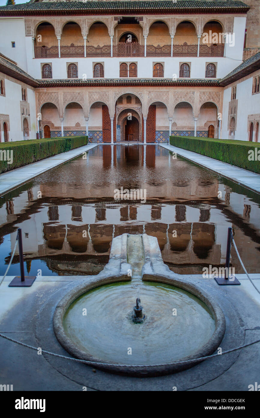 Innenhof des Mapuches (Gerichtshof der Myrten). Comares Palast. Nazaries Paläste. Alhambra, Granada. Andalusien, Spanien Stockfoto