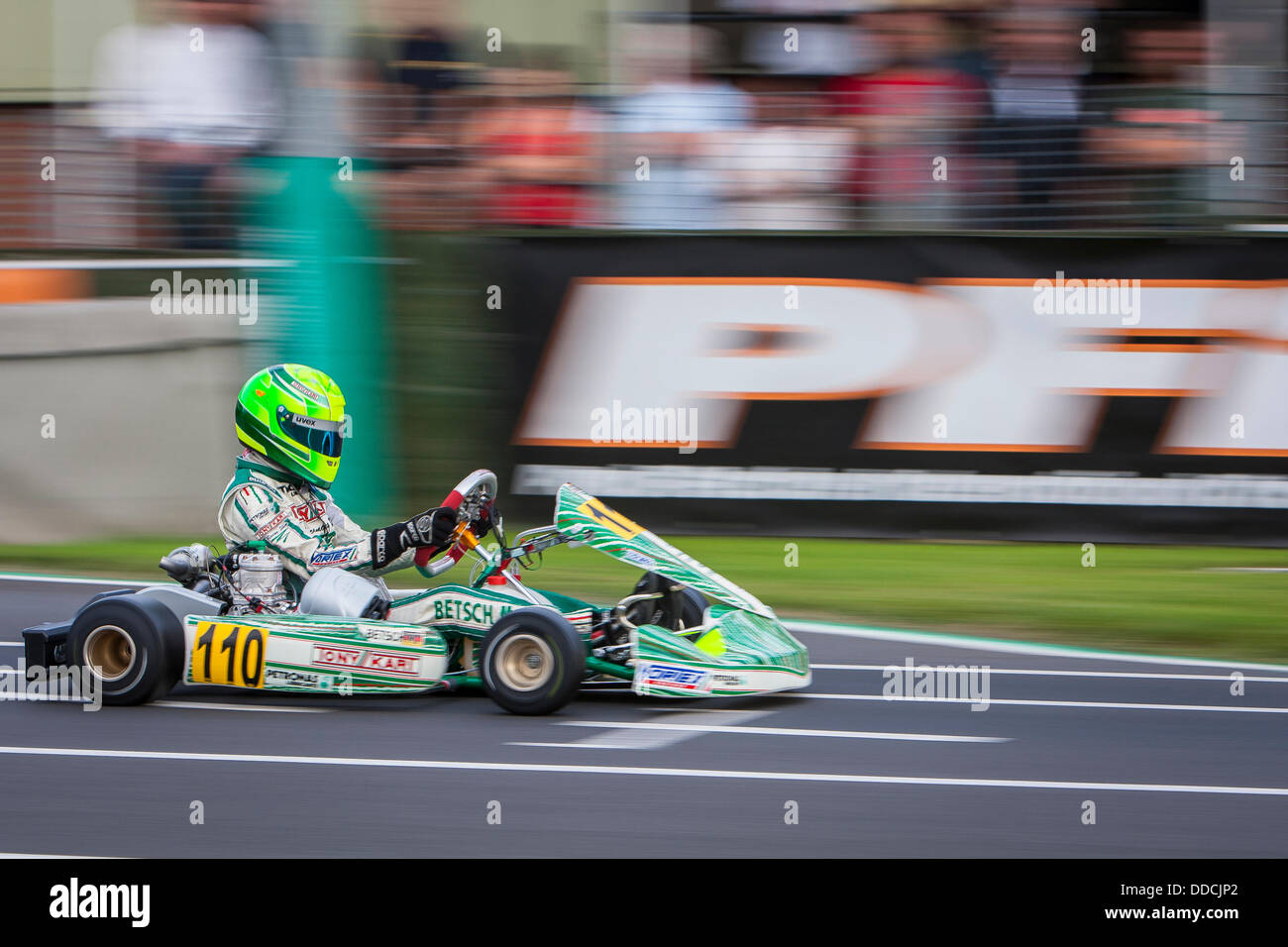 Grantham, Lincolnshire, UK. 30. August 2013.  PFi-Schaltung. Runde 1 der CIK-FIA KF-Junioren-Weltmeisterschaft. Freien Trainings am Freitag. #110 Mick Betsch (DEU) Tony Kart Racing Team Credit: Action Plus Sport Bilder/Alamy Live News Stockfoto