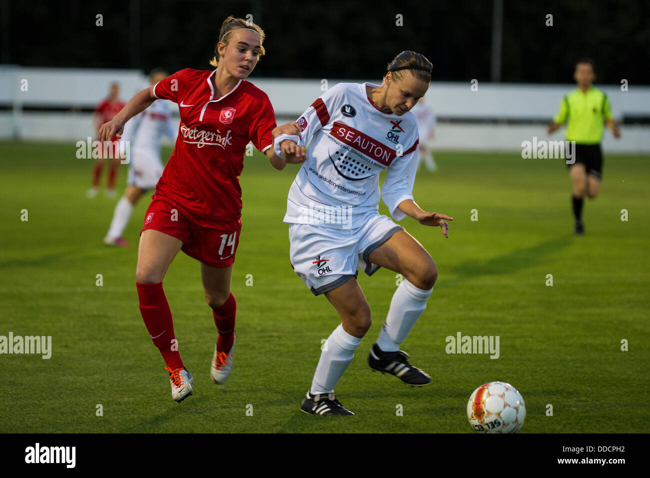 Jill Roord kommen um Het Gegner in der Bene League Eröffnungsspiel zwischen Oud-Heverlee Leuven und FC Twente Stockfoto