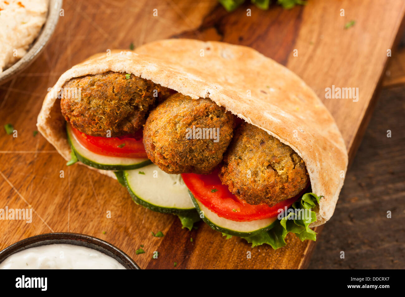 Pita Bread Lebanese Falafel Salad Stockfotos &amp; Pita Bread Lebanese ...