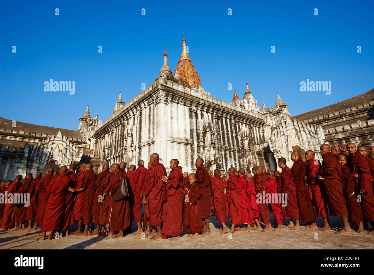 Myanmar (Burma), Provinz Mandalay, Pagan oder Bagan, Patho Ananda Tempel, full Moon Festival, UNESCO-Welterbe Stockfoto